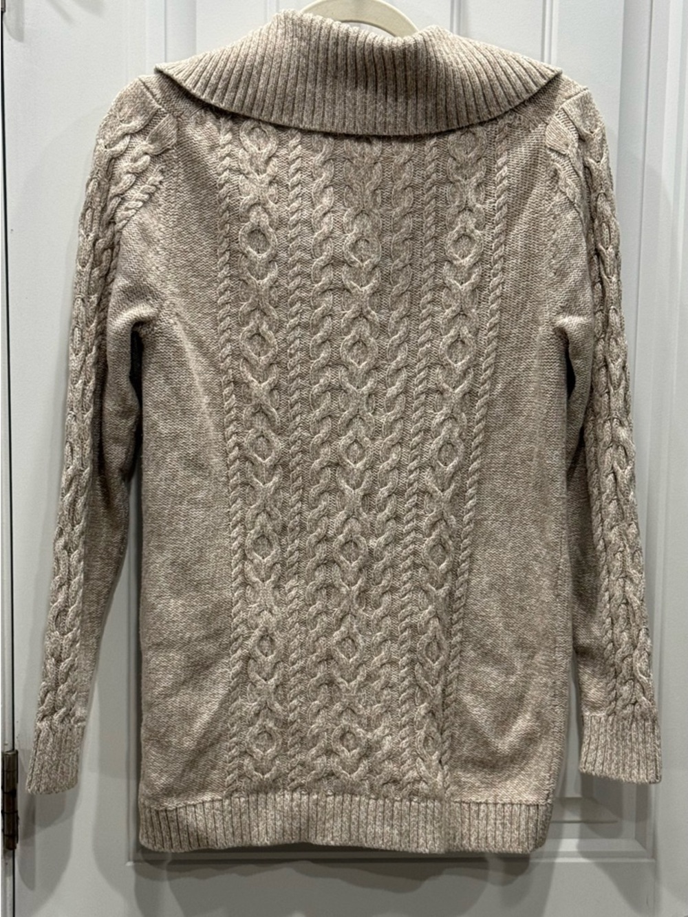 L.L.Bean Women’s Size Small Beige Button Front Cable Cardigan Sweater EUC - Picture 3 of 3